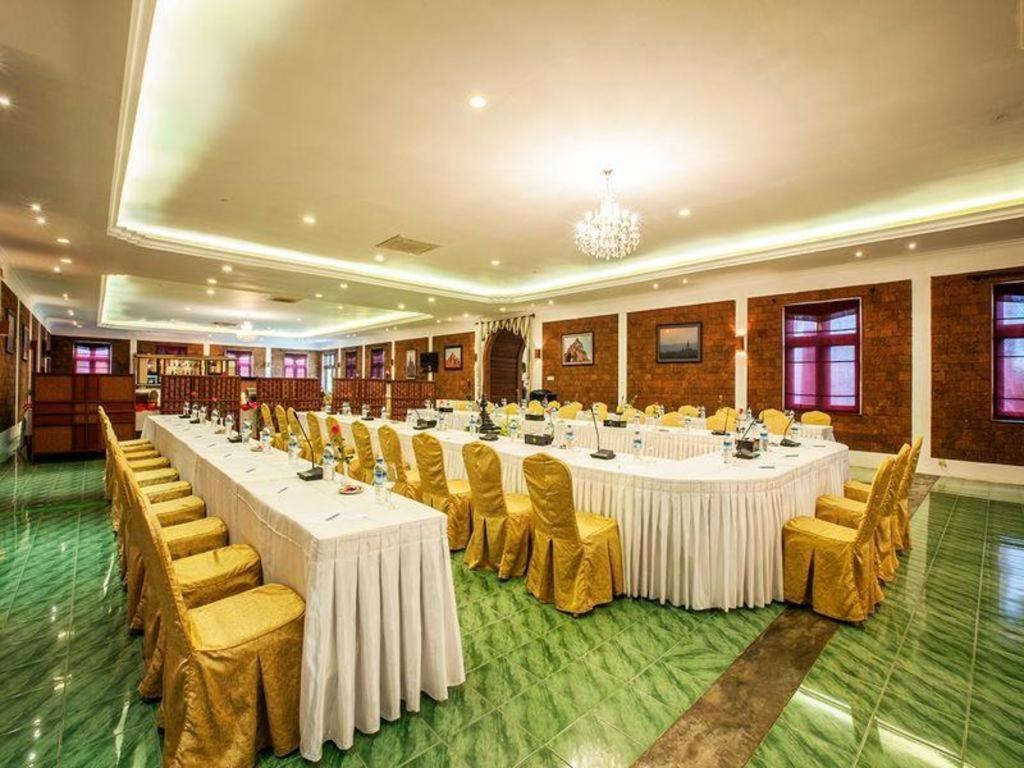 Aye Thar Yar Golf Resort Taunggyi Exterior photo