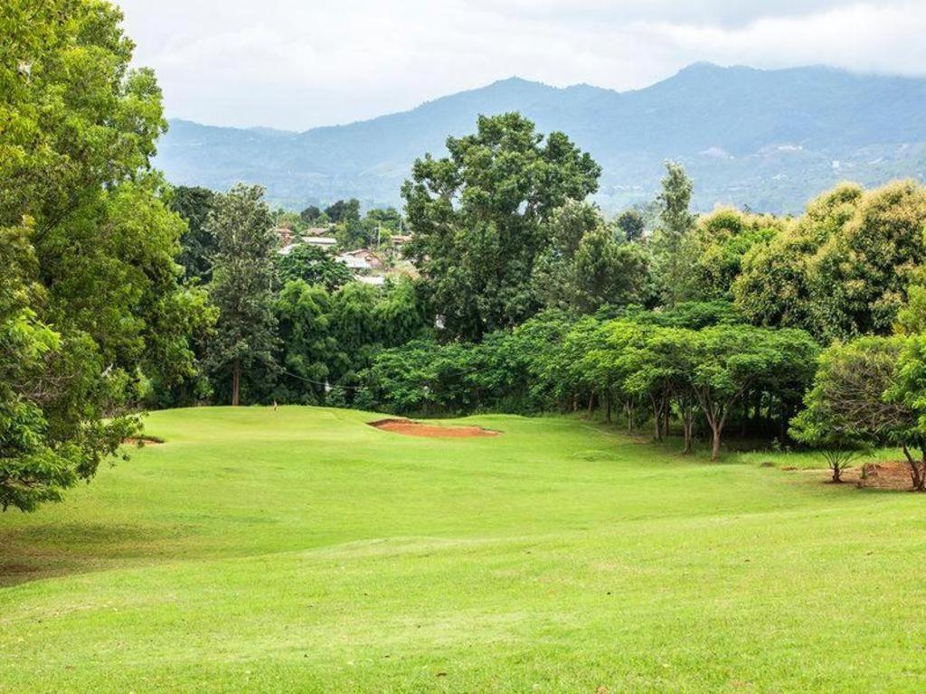 Aye Thar Yar Golf Resort Taunggyi Exterior photo