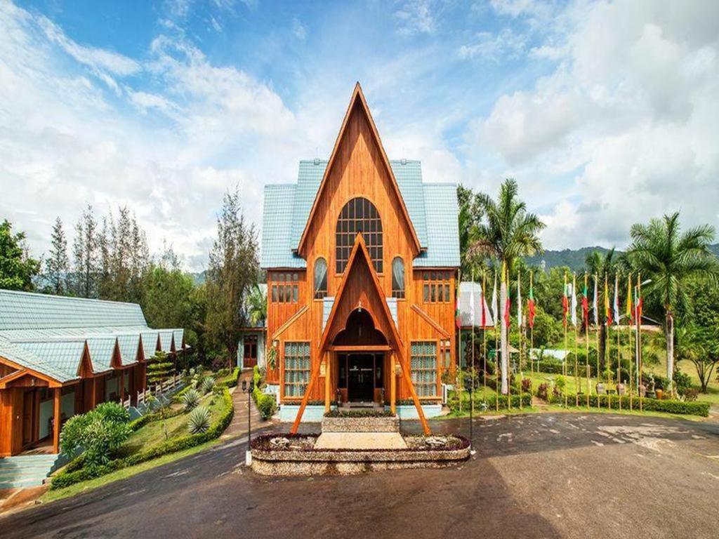Aye Thar Yar Golf Resort Taunggyi Exterior photo
